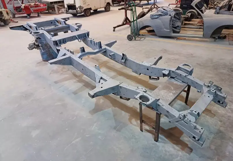 Jateamento e pintura de chassis